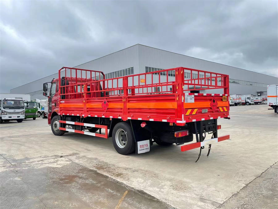 6米8解放J6L氣瓶運輸車