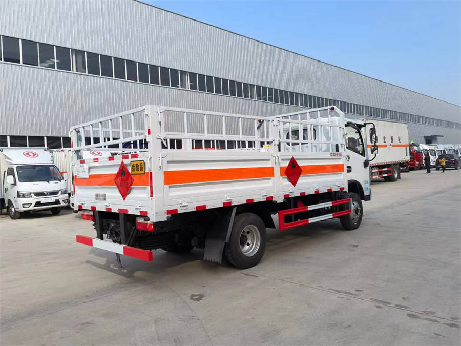 4米2東風多利卡D6(藍牌)氣瓶車