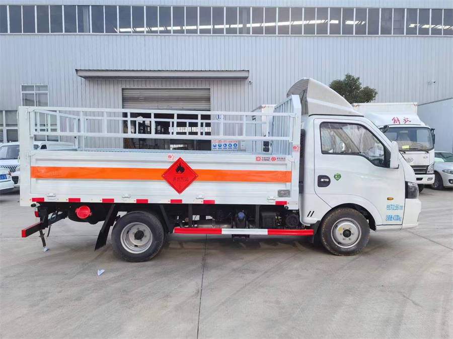 3米4東風途逸(藍牌)氣瓶車