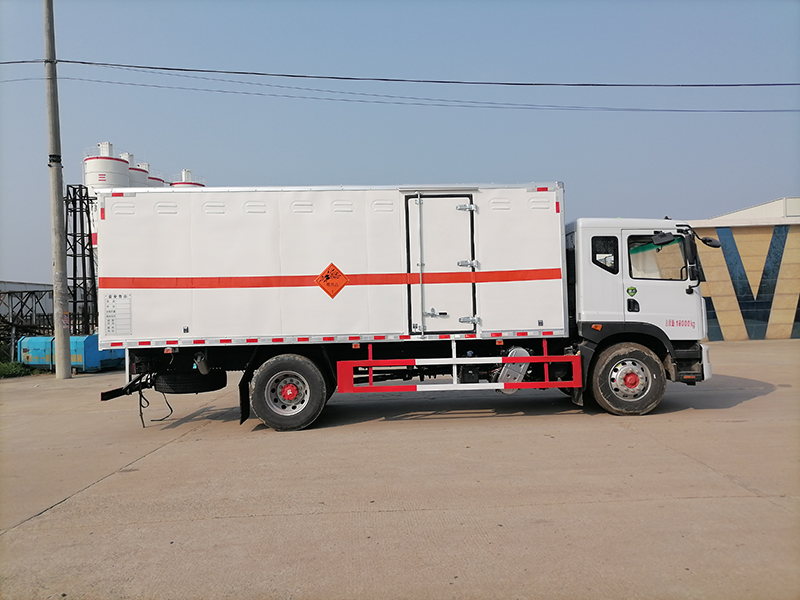 東風D9爆破康明斯220馬力