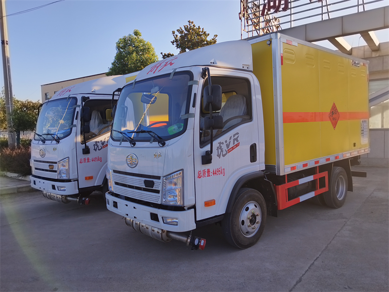 解放VR爆破2600軸距錫柴110馬力