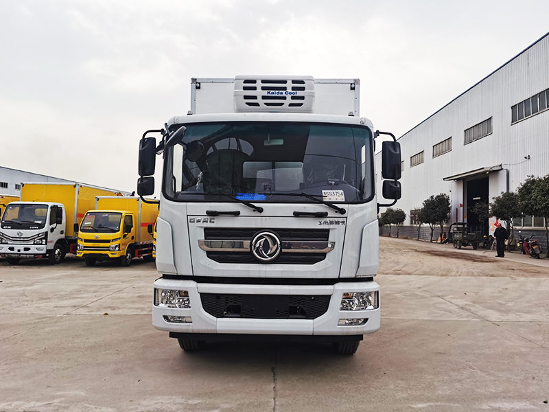 東風多利卡D9醫療廢物轉運車